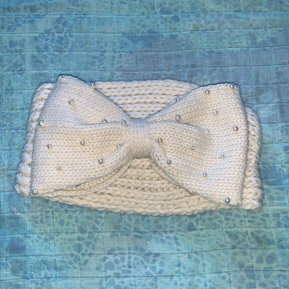 Francesca's White Knitted Bow Tie with Pearls Winter Headband Back Button